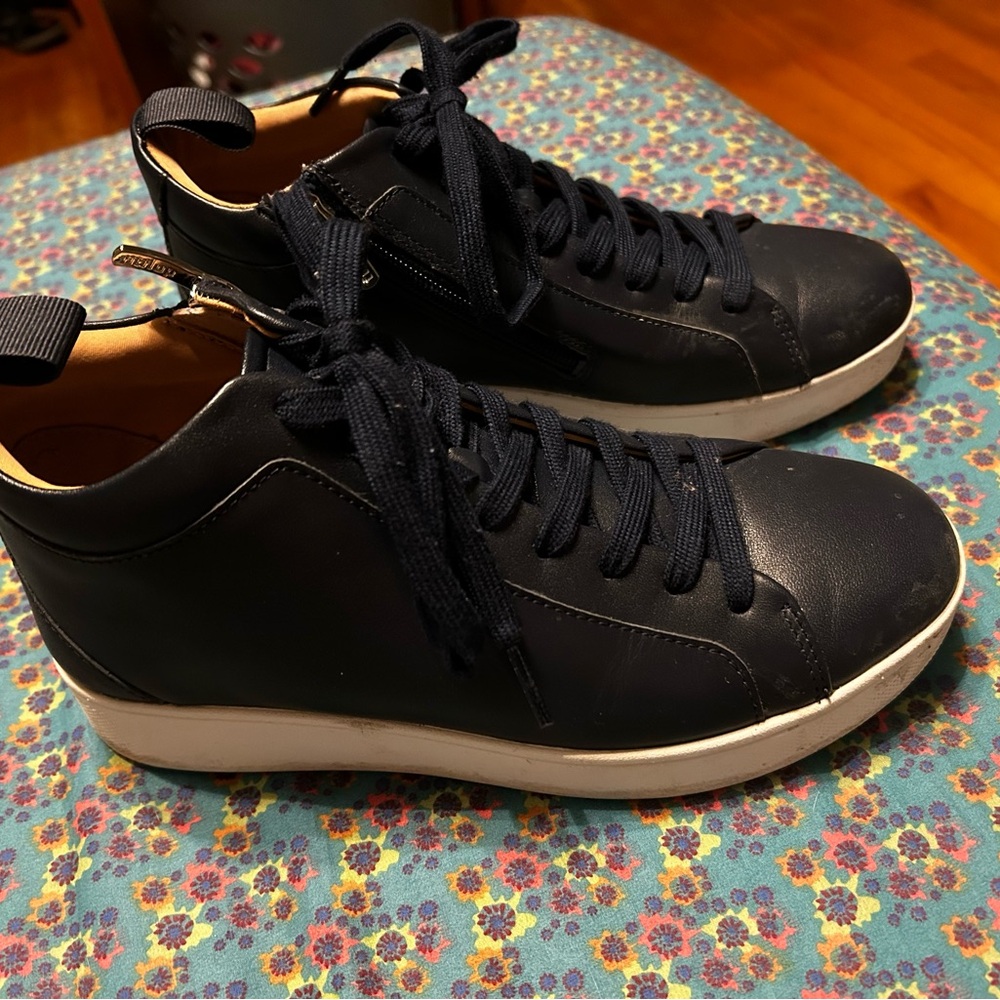 Fitflop high top shoes.  Navy blue with zipper on side.  Lightly worn. Size 6